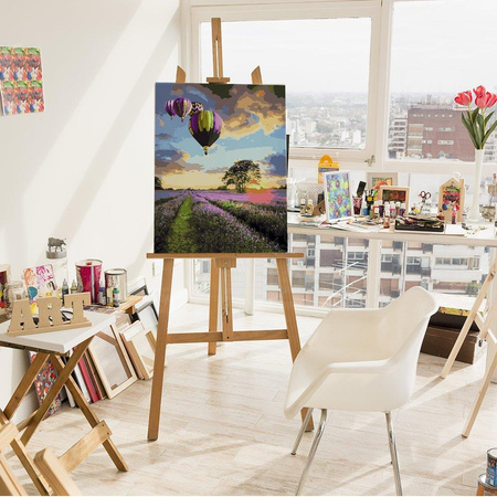 Lot balonem nad lawendą