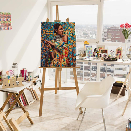 Kobieta w kolorowej sukni 40x50 cm