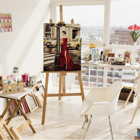 Dziewczyna i żółta taksówka