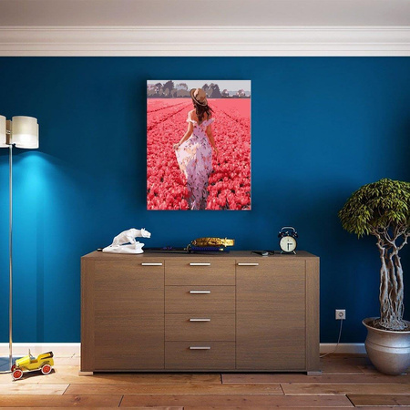 Dziewczyna W Tulipanach