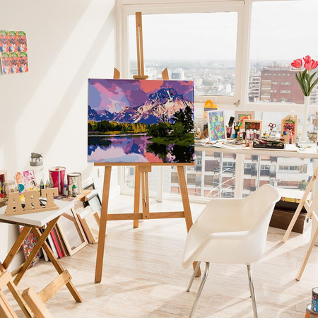 Zachód słońca nad górskim jeziorem