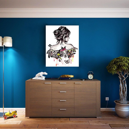 Dziewczyna z motylami