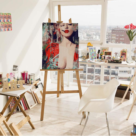 Tajemnicza moc czerwieni 40x50 cm