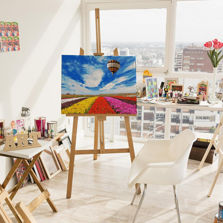 Lot nad polem tulipanów