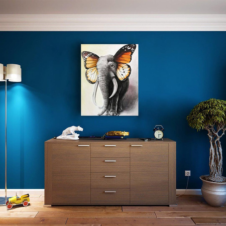 Słoń ze skrzydłami motyla