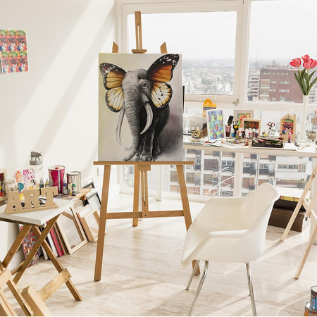 Słoń ze skrzydłami motyla