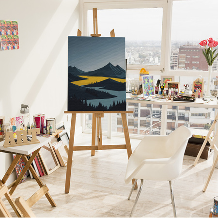 Nowoczesny pejzaż górski z żółtym polem