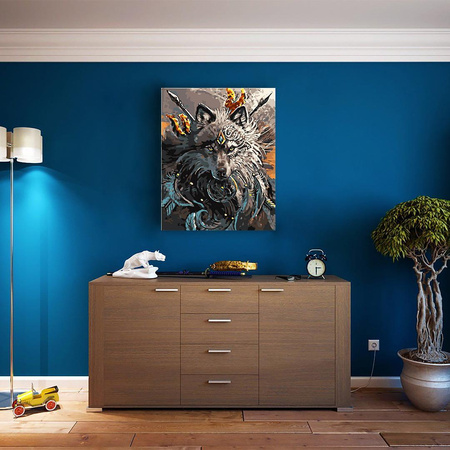 Wilk wojenny z amuletami